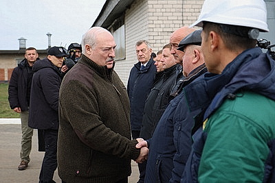 Лукашенко ознакомился с реализацией проектов на Полесье