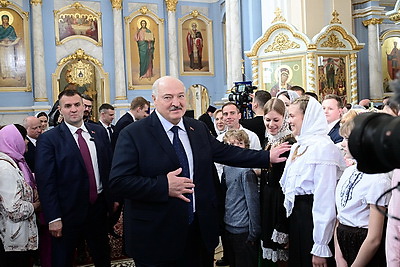 Лукашенко на Пасху посетил Свято-Покровский храм в Толочине