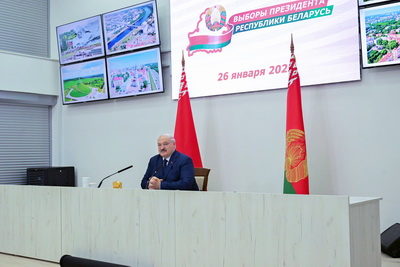 Лукашенко проголосовал на президентских выборах и провел пресс-конференцию для СМИ