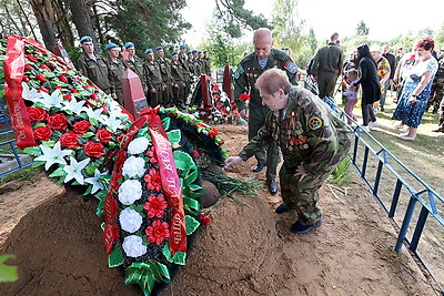Останки 21 воина Красной армии перезахоронили в Витебском районе