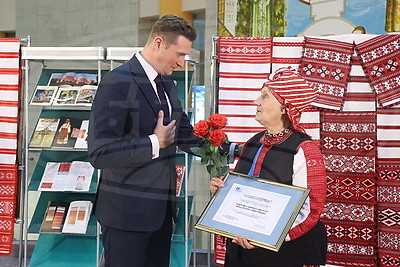 В Минске вручили сертификат о включении Неглюбской текстильной традиции в Список ЮНЕСКО