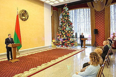 Пример высокого профессионализма и образец верности своему делу. В Минске вручили госнаграды представителям различных сфер