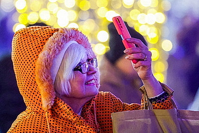 В Минске новогодними огнями засияла главная елка страны