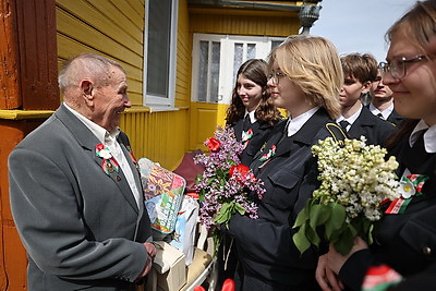 В Гродно поздравляют ветеранов с наступающим Днем Победы