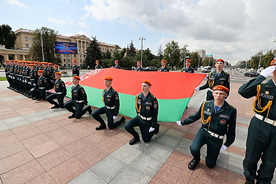 Интерактивные площадки, выставка техники и водная феерия. День пожарной службы отметили в Минске