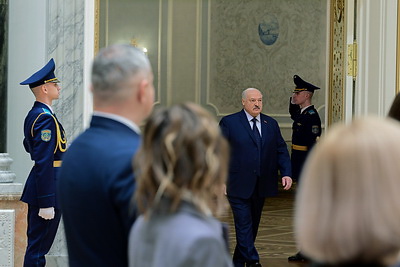 Лукашенко вручил первые Государственные знаки качества в истории суверенной Беларуси