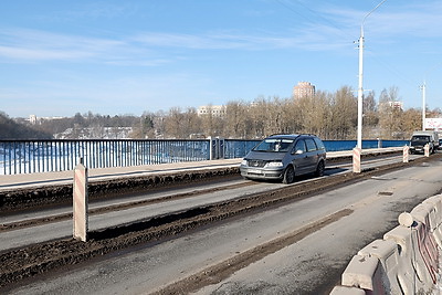 Реконструкция моста \"Юбилейный\" идет в Витебске