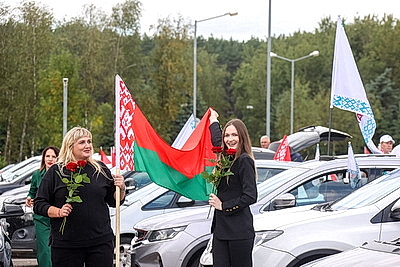 Автопробег \"За единую Беларусь\" проехал по главным улицам Минска