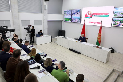 Лукашенко проголосовал на президентских выборах и провел пресс-конференцию для СМИ