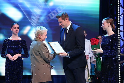 \"Любить кино по-белорусски\". В Минске состоялся театрализованный концерт ко Дню белорусского кино