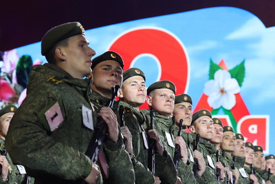 Генеральная репетиция военного парада прошла у стелы \"Минск - город-герой\"