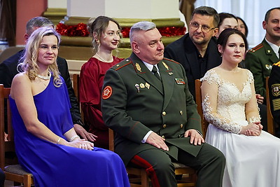 В Минском суворовском военном училище состоялся новогодний бал