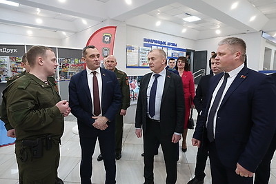 Здесь закаляется характер. Клуб \"Витязь\" в Витебске стал точкой притяжения для школьников, мечтающих о силовых вузах