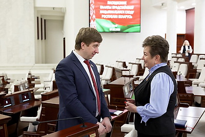 Сергеенко призвал депутатов активно информировать общество о ходе подготовки плановых законопроектов