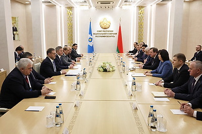 Кочанова проводит встречи с международными наблюдателями