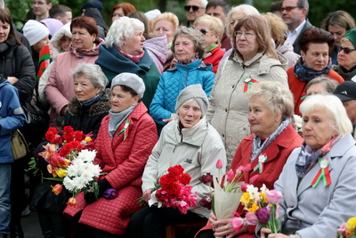 \"Байконур\" и \"Севастопольский вальс\". Аллея \"Сирень Победы\" в Гродно пополнилась новыми сортами