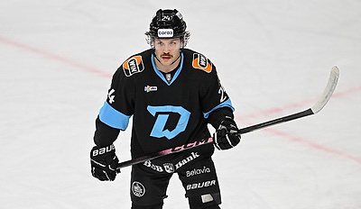 Хоккеисты минского \"Динамо\" отправили шесть безответных шайб в ворота \"Спартака\"