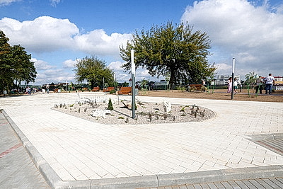 Город любви и место встреч. В Гродно открыли обновленный сквер на берегу Немана