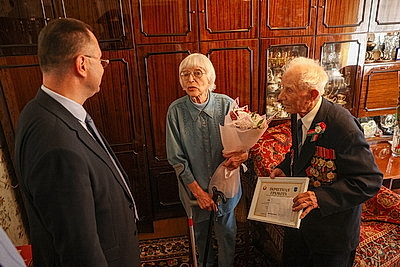 В Бресте ветеран Петр Светкин принимает поздравления с 100-летием