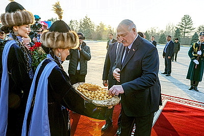 Лукашенко прибыл в Бишкек, где примет участие в саммите ОДКБ