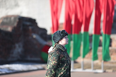 В Брестской крепости в преддверии 23 февраля возложили цветы и почтили память защитников Отечества
