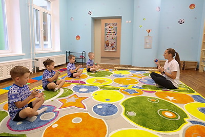 Патриотический клуб, физкультура, музыка, рисование. В Первомайском районе Минска открыли новый детсад