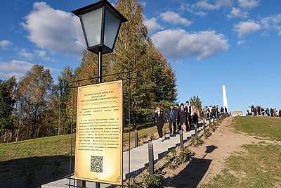 Мемориал в честь партизан легендарной бригады открыли после реконструкции в Полоцком районе