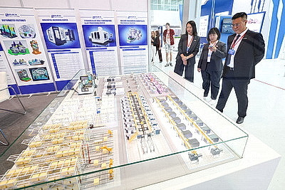 Масштабная выставка китайских товаров и услуг открылась в индустриальном парке \"Великий камень\"
