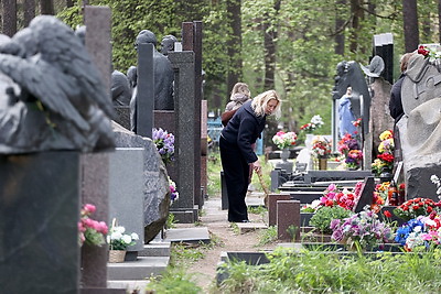 У православных верующих - Радуница