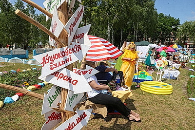 Насмеяться от души. Фестиваль народного юмора \"Автюки-2025\" прошел в Калинковичском районе