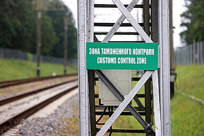 Польша в ночь на 12 сентября перегородила колючей проволокой железнодорожный переход \"Гродно\" - \"Кузница Белостоцкая\"