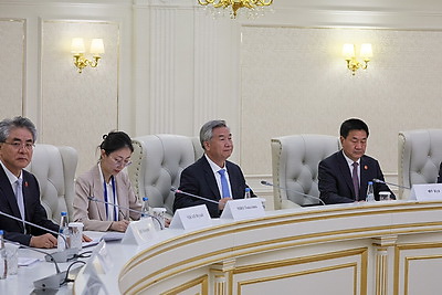 Крутой провел встречу с членом Постоянного комитета Политбюро ЦК КПК