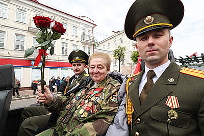 \"Шествие поколений\", военный парад, интерактивные площадки. В Витебске отмечают День Победы