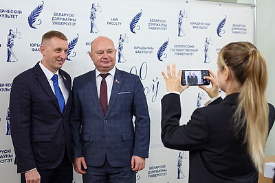 \"Пул ученых, на которых мы всегда опираемся\". Чуприс о юрфаке БГУ