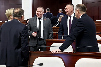 Сергеенко призвал депутатов активно информировать общество о ходе подготовки плановых законопроектов