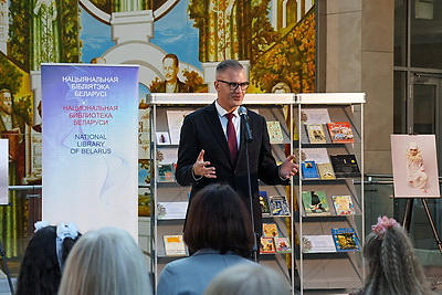 При поддержке МИД в Минске открылась инклюзивная выставка воспитанников центра коррекционного обучения