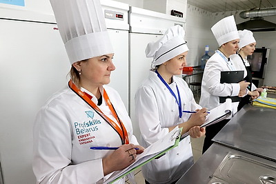 Конкурс профмастерства по компетенции \"Кондитерское искусство\" проходит в Витебске