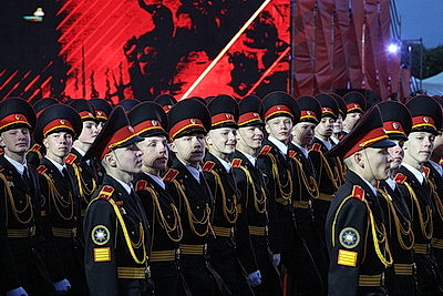 Военный парад по случаю 80-летия Победы прошел у стелы \"Минск - город-герой\"