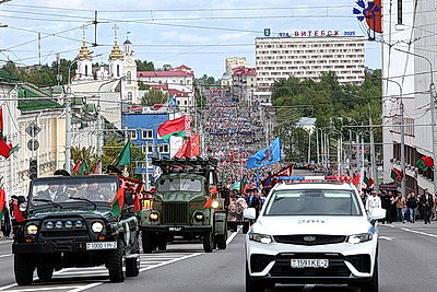 \"Шествие поколений\", военный парад, интерактивные площадки. В Витебске отмечают День Победы
