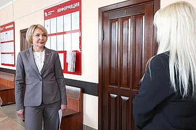 Чуприс: служба \"одно окно\" остается востребованной, но будущее - за цифровизацией