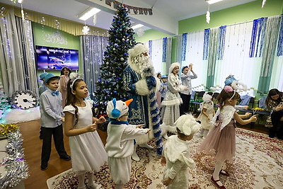 МИД Беларуси поздравил воспитанников столичного социального центра