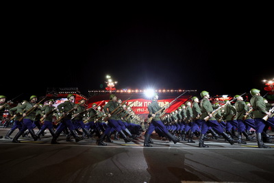 Генеральная репетиция военного парада к 80-летию Победы прошла у стелы \"Минск - город-герой\"