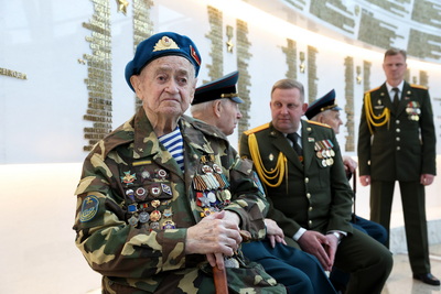 Хренин: память о подвиге ветеранов - часть нашей национальной идеи