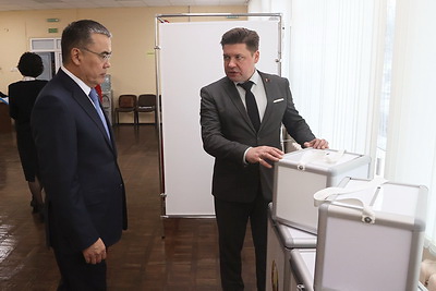 Миссия наблюдателей от СНГ изучает в Могилеве ход подготовки к проведению выборов