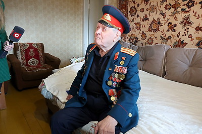 Благодарность за подвиг. Ветерана ВОВ Куприяна Сучкова поздравили с Днем защитников Отечества