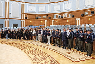 Кадеты и финалисты турнира \"Вызов\" побывали в залах Дворца Независимости