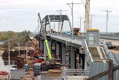 В Мозыре завершается строительство нового моста через Припять