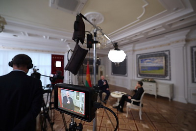 Лукашенко дал интервью американскому блогеру Марио Науфалу