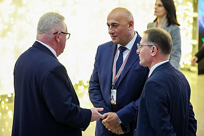 Второе заседание VII ВНС продолжает работу