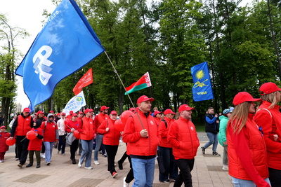 В праздник Первомая состоялось возложение цветов к стеле \"Минск - город-герой\"